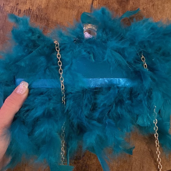 Gorgeous turquoise Feather Clutch Evening Bag - Picture 2 of 6